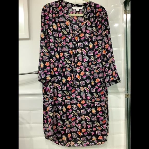 Diane Von Furstenberg Dresses & Skirts - DVF black/pink floral silk tunic dress